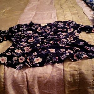 FLORAL DESIGN TOP